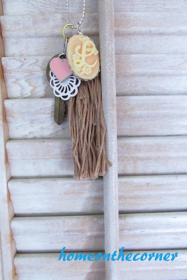 tassel necklace pink heart 'L'