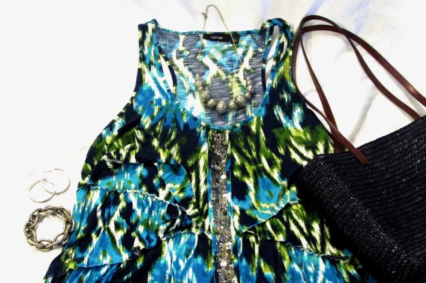 turquoise fashions print top silver jewelry
