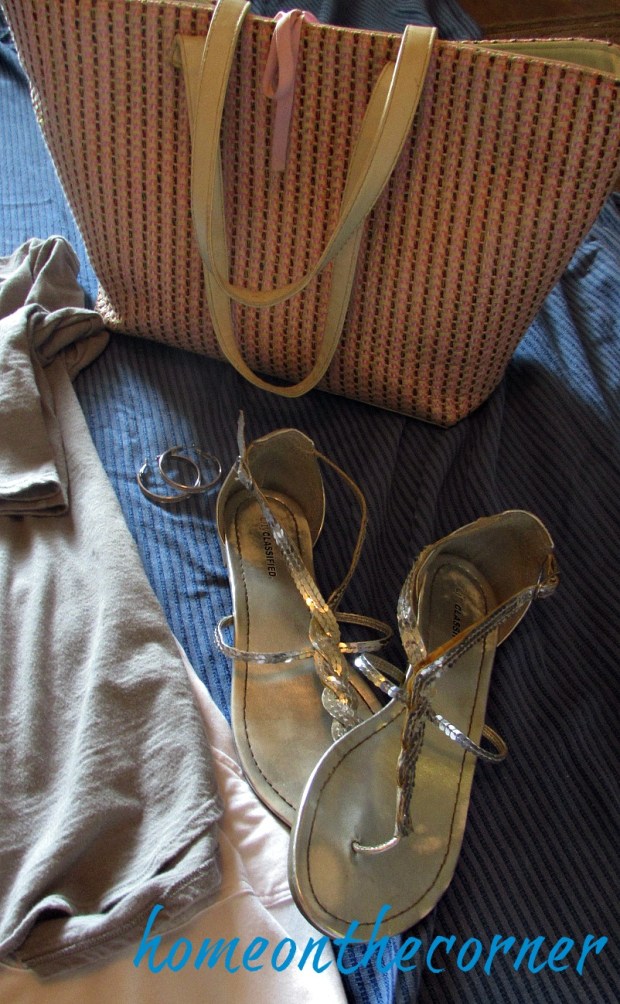 finds and fashions pink purse and silver sandals