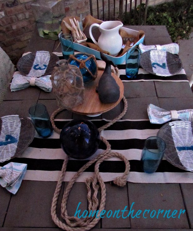 rattan plate holders table