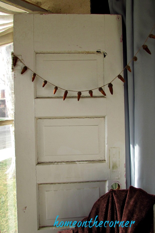 fall-front-porch-acorn-garland-2016