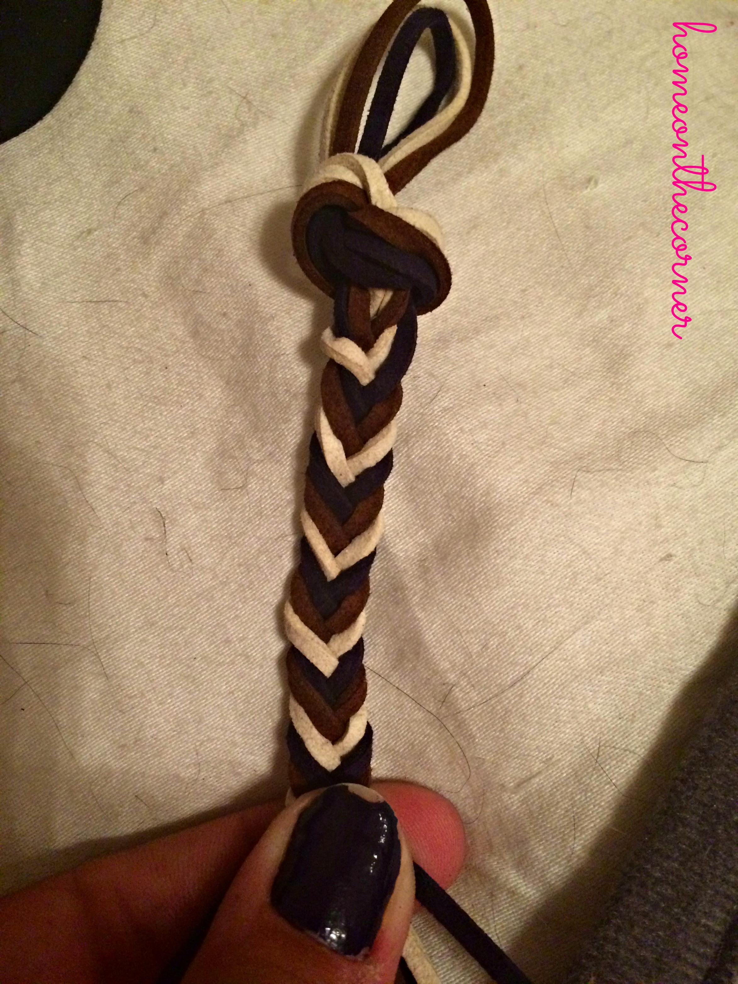 lanyard-chevron