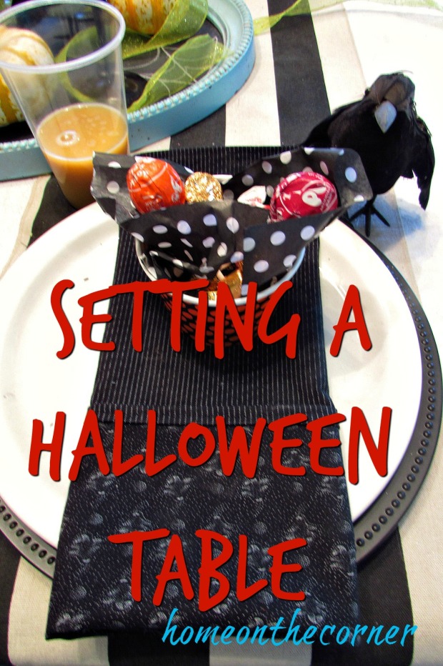 halloween-table-black-placesetting-title