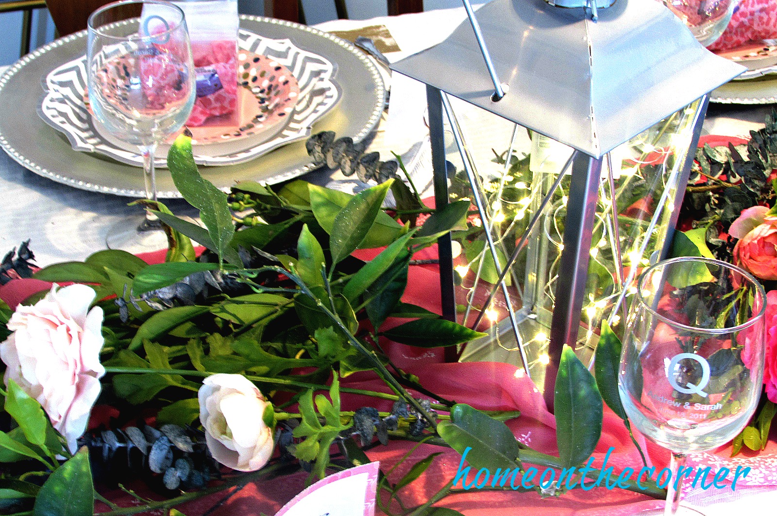 sweet-somethings-valentines-lanterns-and-flowers-centerpiece