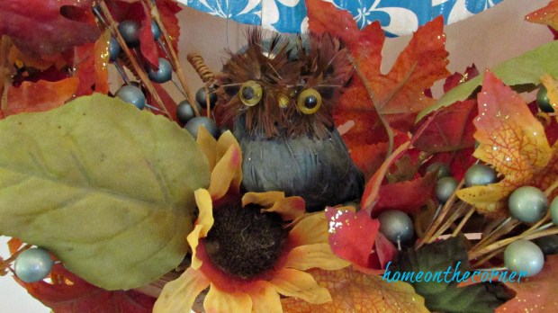 fall family room owl