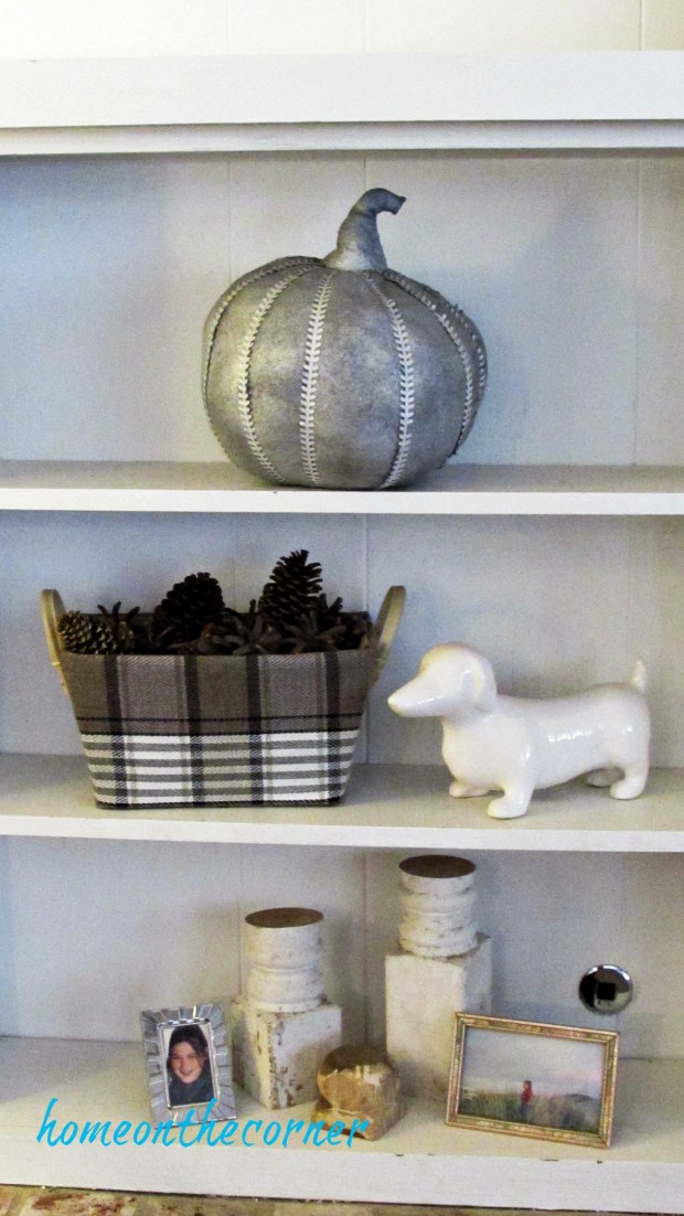 fall family room pumpkin, pinecones
