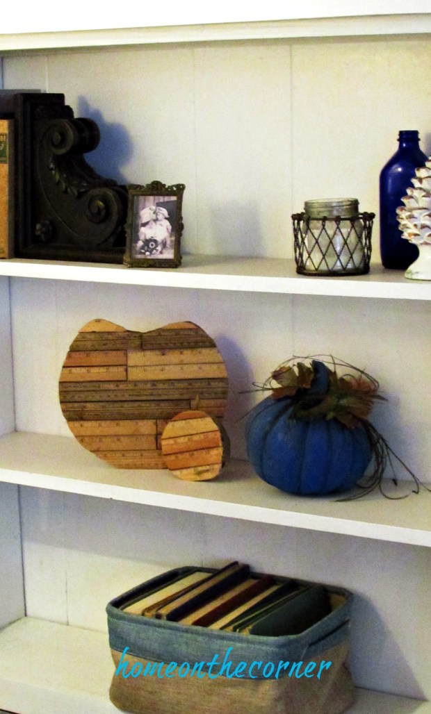 fall family room pumpkins, books