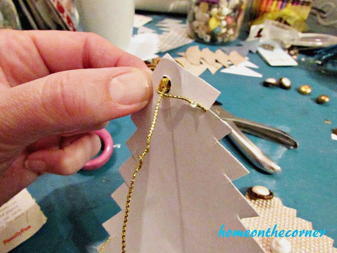 Christmas Tree Garland Stringing Through Button 2017