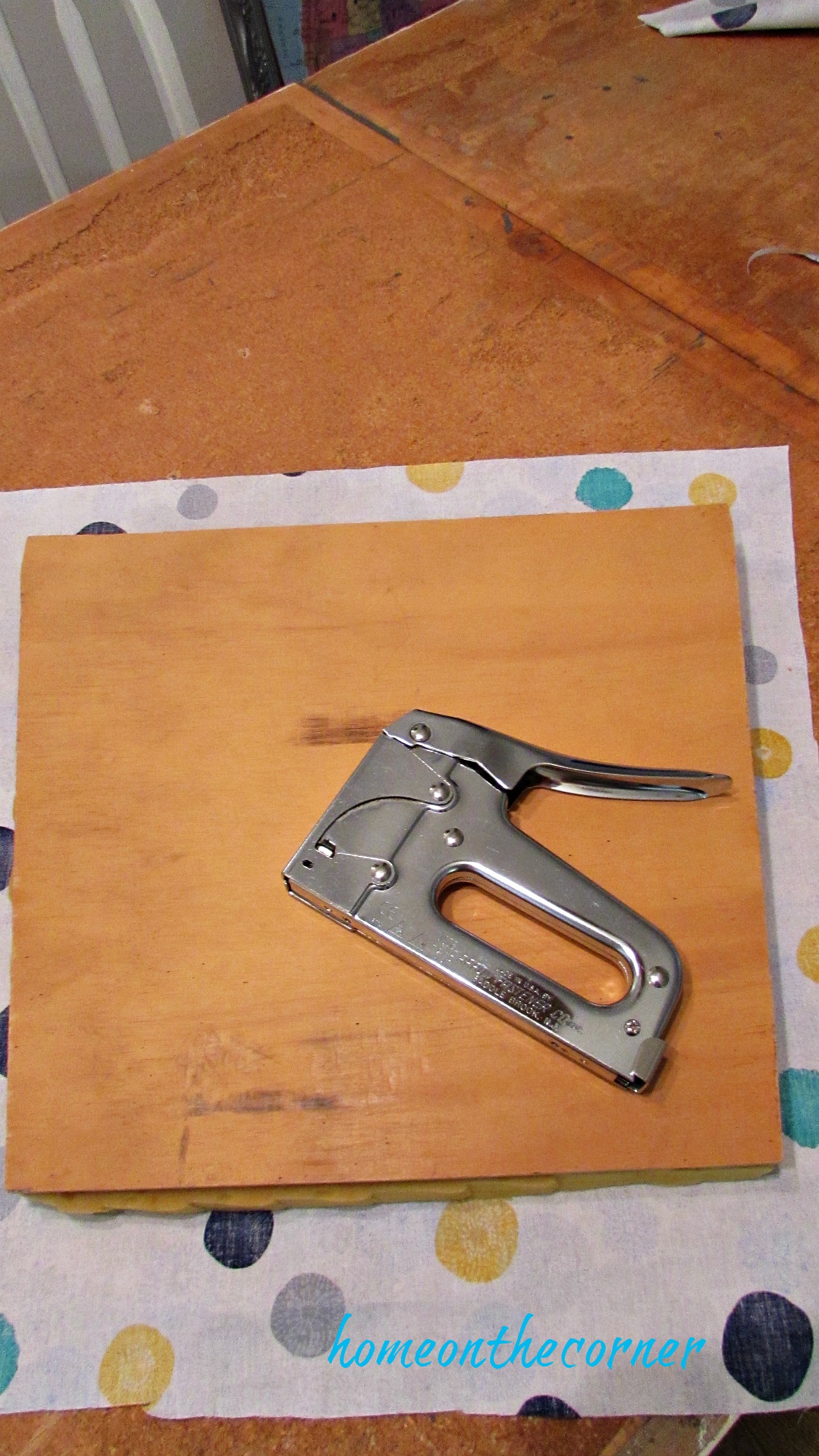 desk chair makeover cut fabric to fit