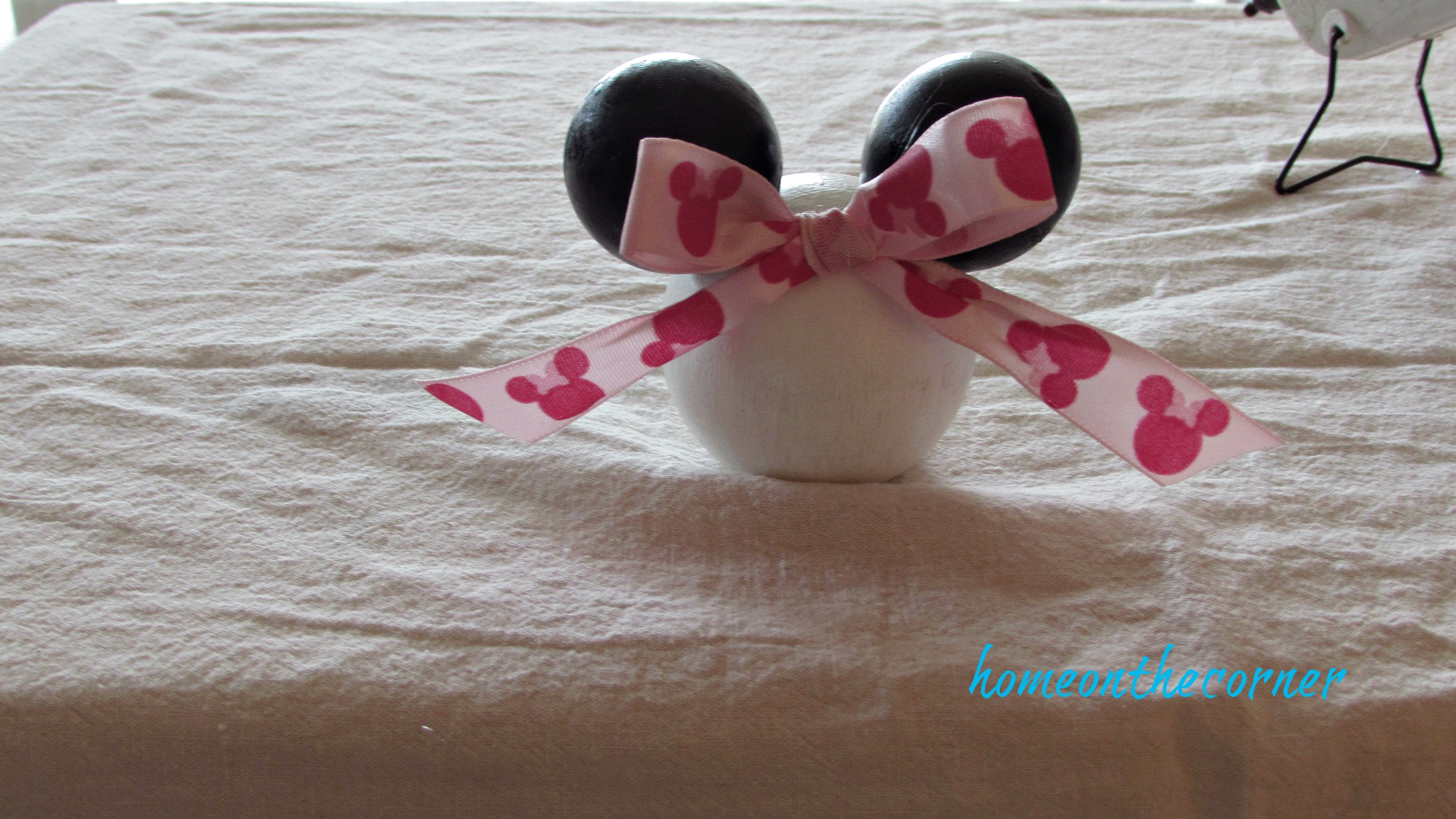 minnie mouse decor disney pink bow