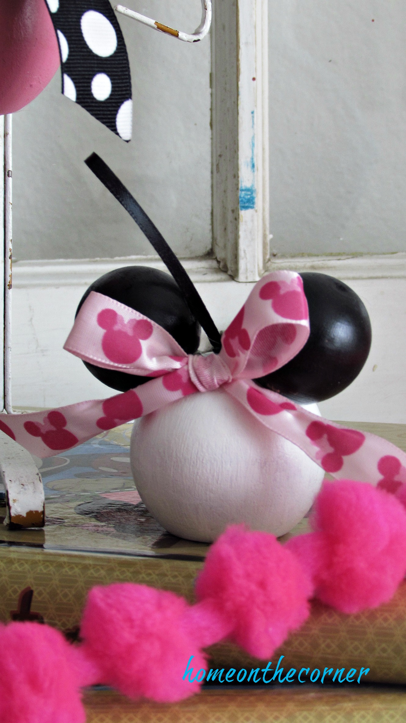 minnie mouse pink bow black ears