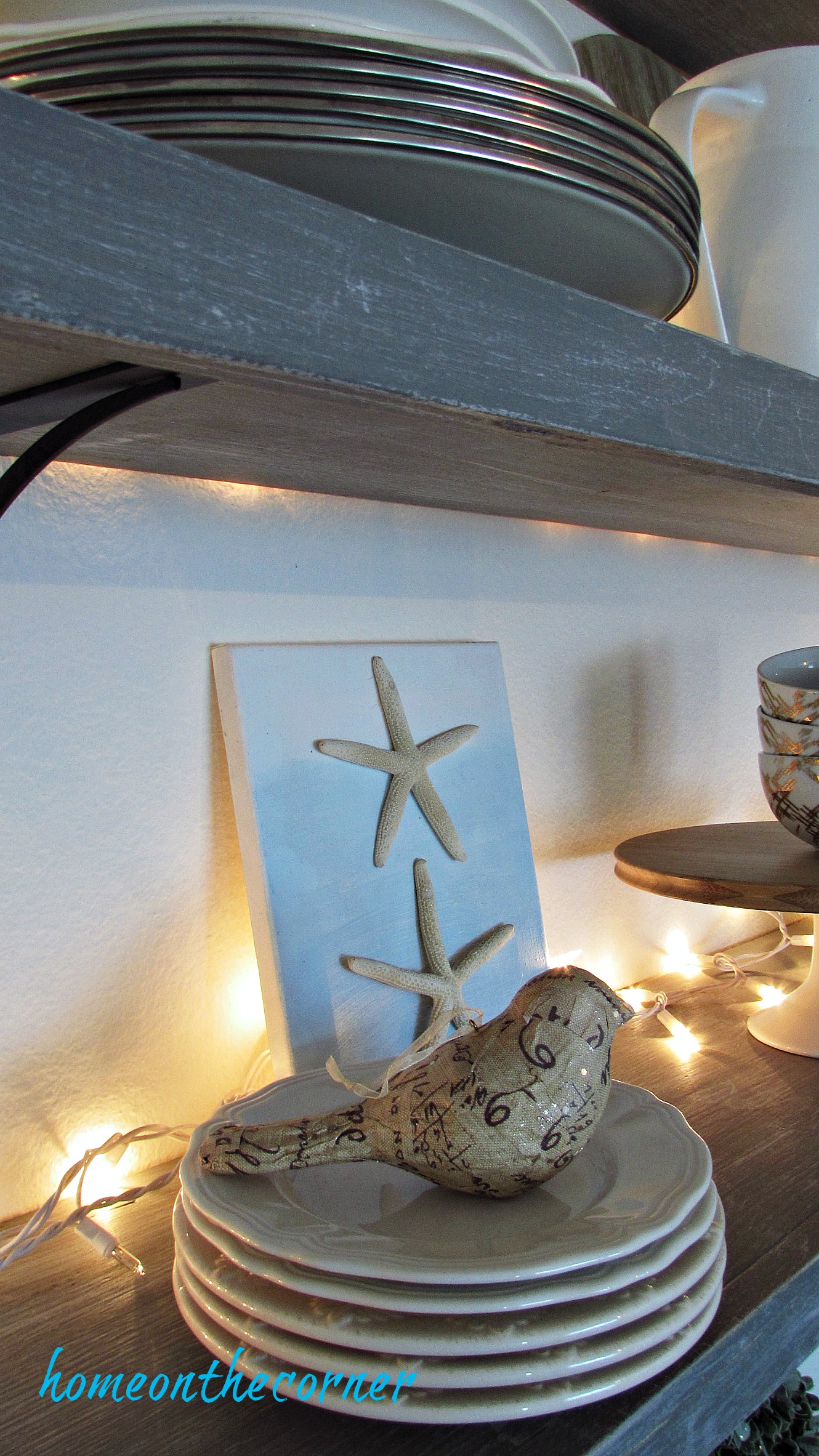 blue and white dining room shelves