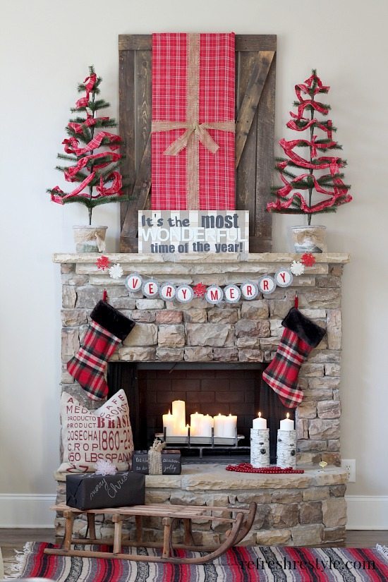 Plaid Christmas-Mantel