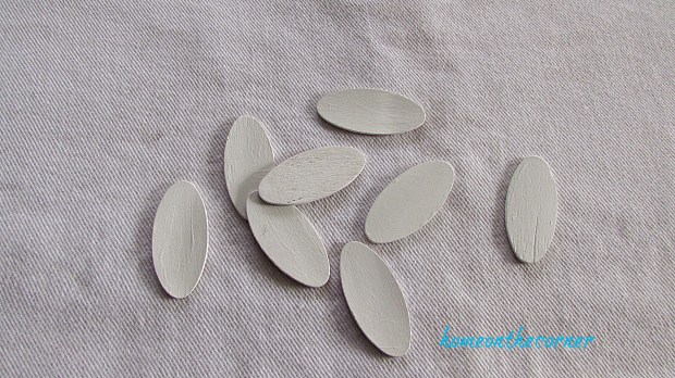 Map keychain wooden pieces