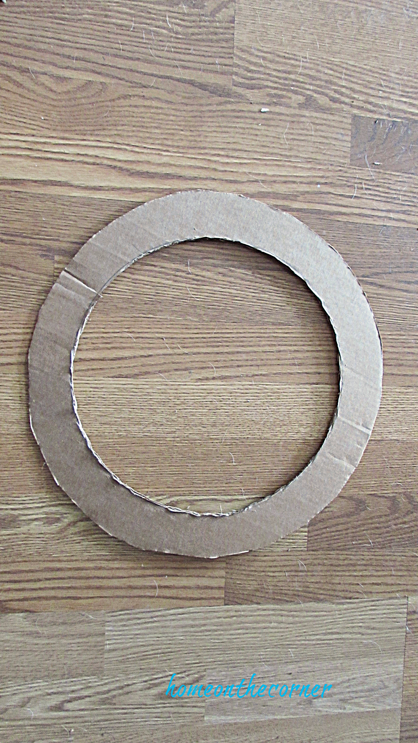 driftwood wreath cardboard cutout