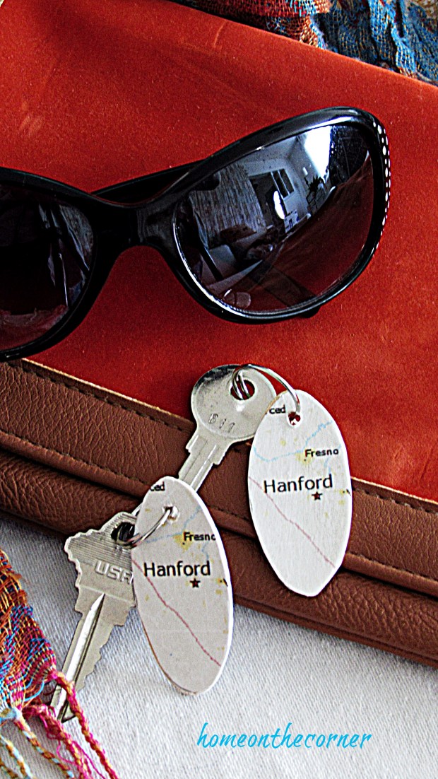 map key chain purse, glasses, keys