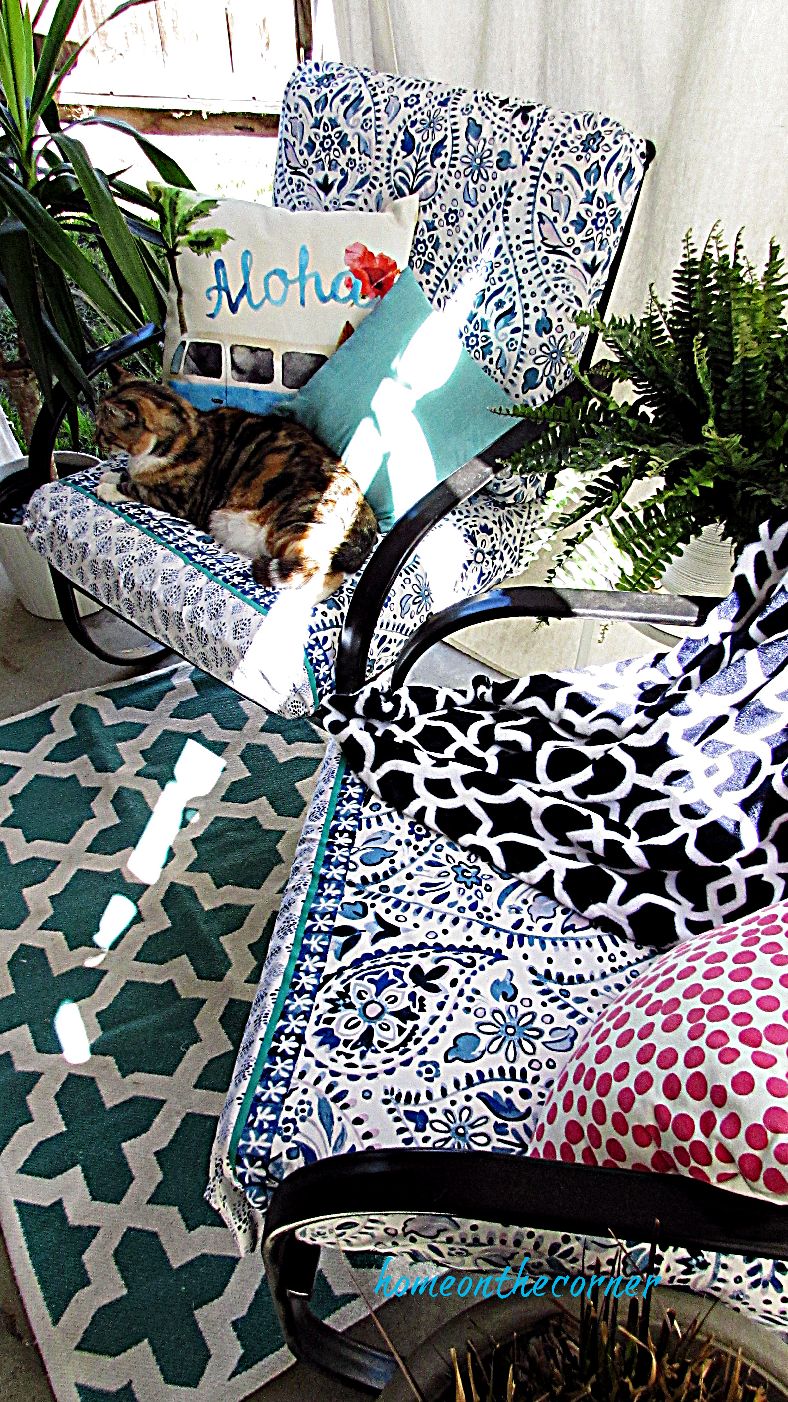 outdoor cushion recover white and blue cat