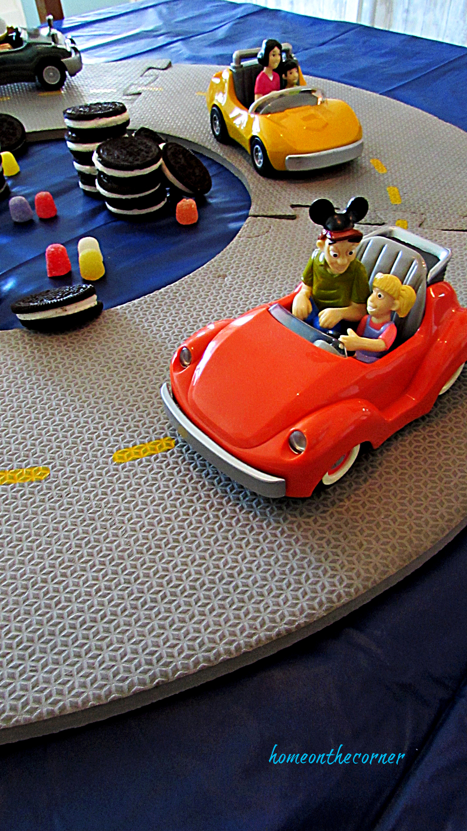 Disneyland Tommorrowland Autopia cars