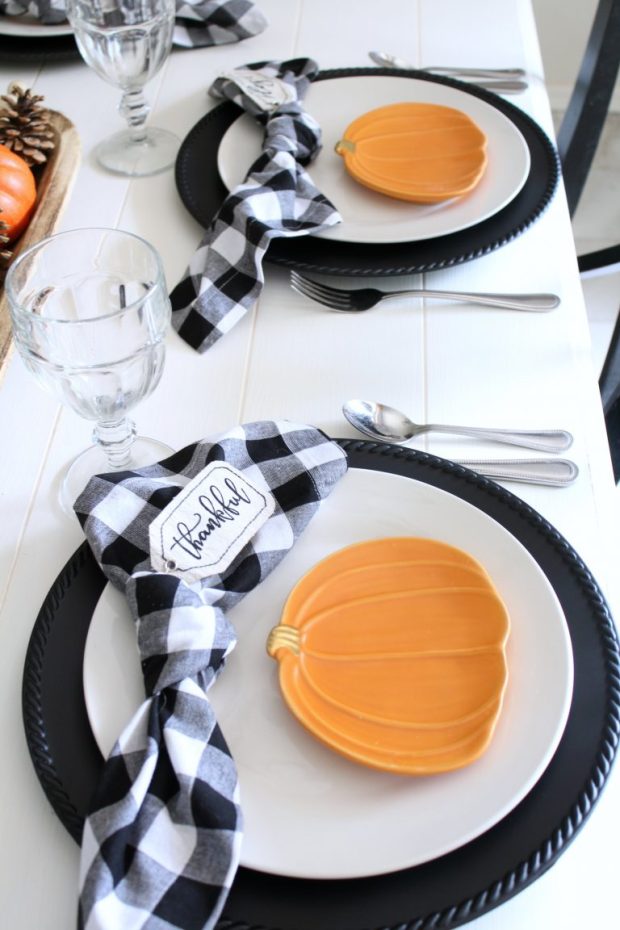 Pumpkin-and-gingahm-place-settings-.jpg