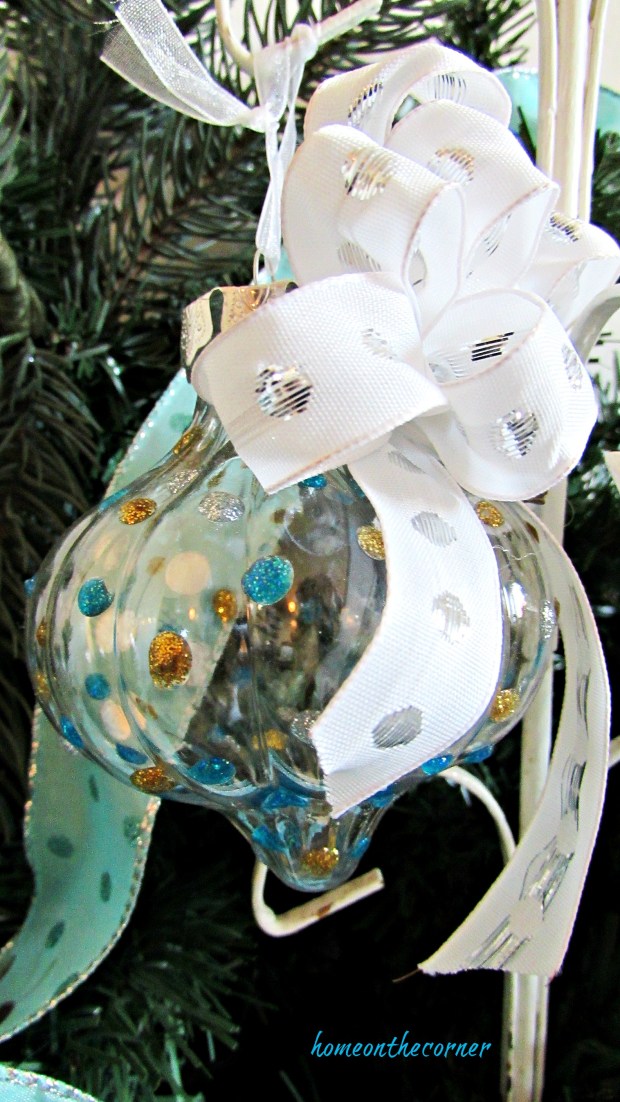 turquoise ornament polka dots