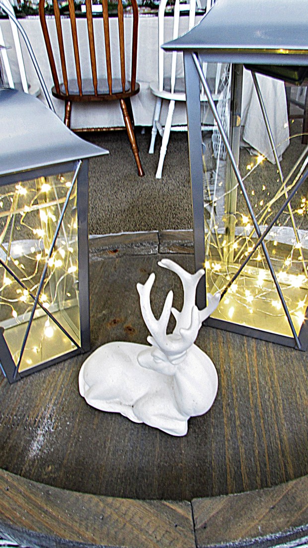 christmas living room fairy light and lanterns