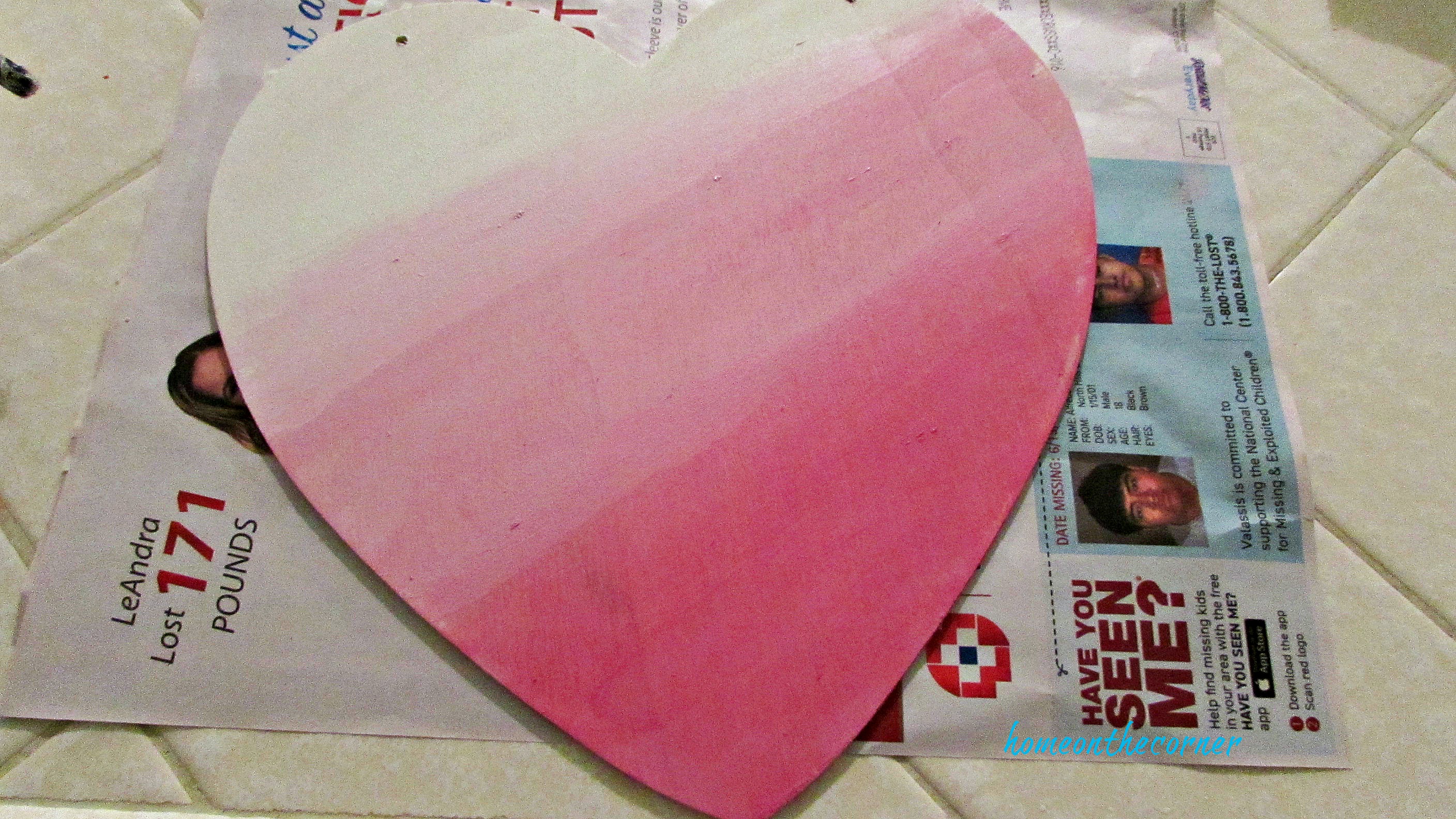 wooden heart white and dark pink ombre'